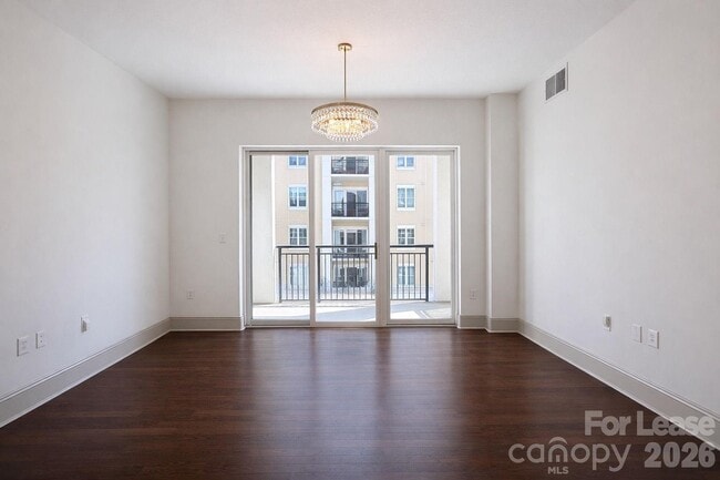 Building Photo - 4620 Piedmont Row Dr