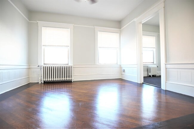 Building Photo - 325 Washington St