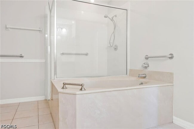 Building Photo - 14819 Laguna Dr