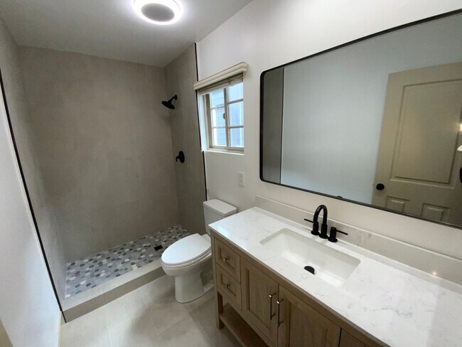 Building Photo - Long Term Furnished Rental available in Co...