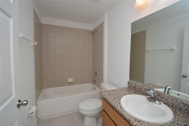 Building Photo - 33 Rosecroft Ln