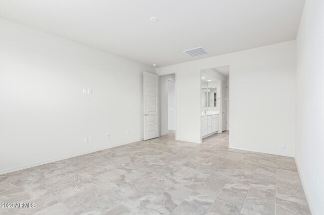 Building Photo - 8529 S 67th Dr