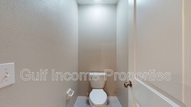 Building Photo - 5412 Olano St
