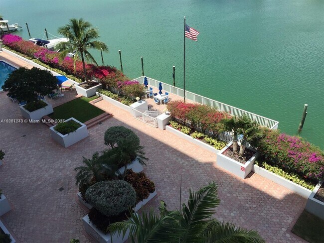 Building Photo - 5700 Collins Ave