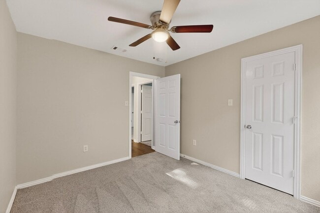 Building Photo - Charming 4-Bedroom Home on Quiet Cul-de-Sac | Move-In Ready | Deposit Alternative Available