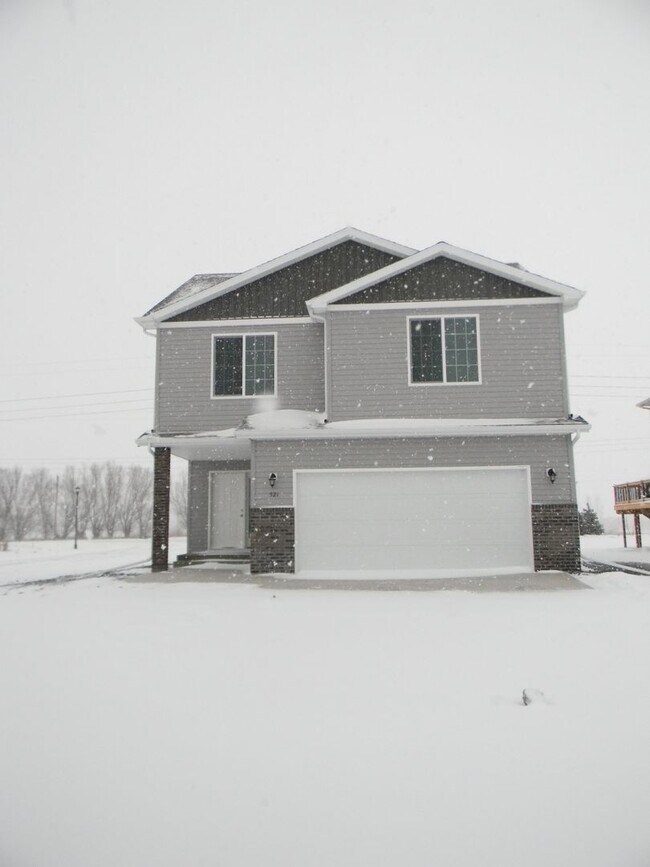 Building Photo - 521 E Foxtail Dr