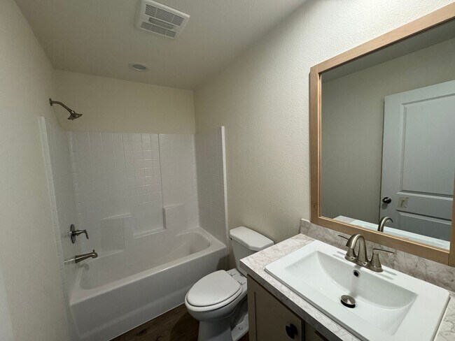 Building Photo - 315 Gerdes Ave