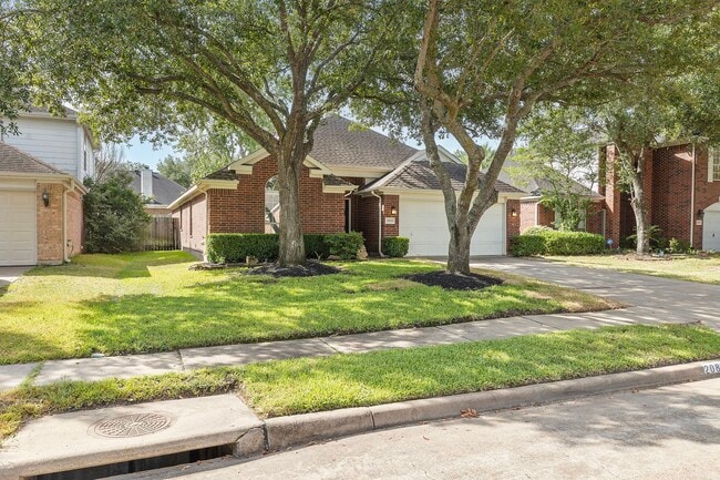 Building Photo - 20815 Whitevine Way