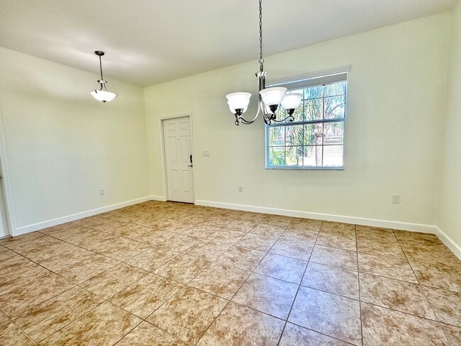 Building Photo - Upscale and modern 5bedroom/2.5bath home in Festival Community!