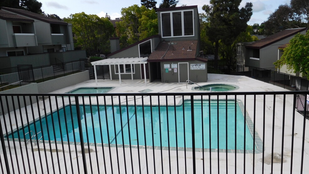 Primary Photo - 1333 N Camino Alto