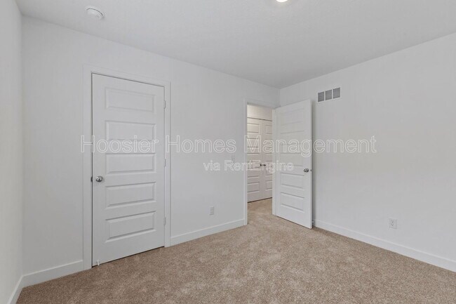 Building Photo - 15274 Farrington Rd