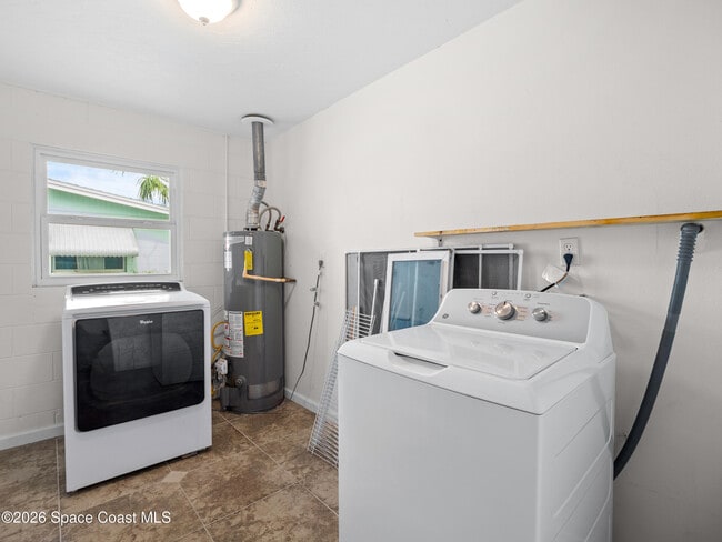 Building Photo - 250 Carib Dr