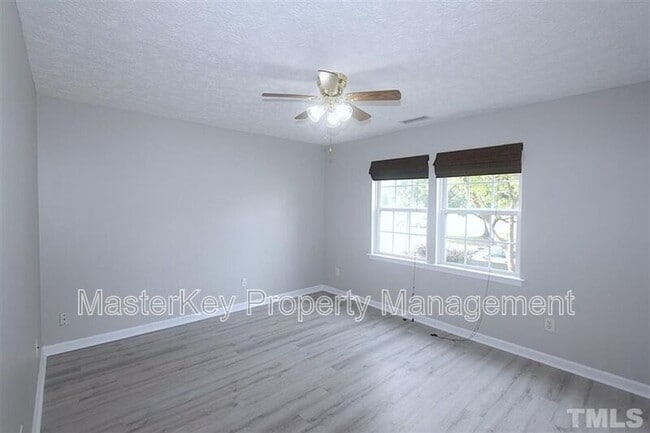 Building Photo - 2204 Springhill Ave