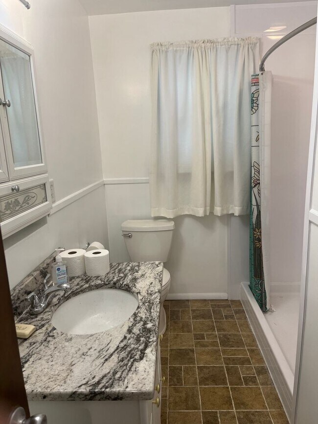 Building Photo - APPLICATION FEES WAIVED, THIS WEEKEND ONLY 3-13-3-15-2026