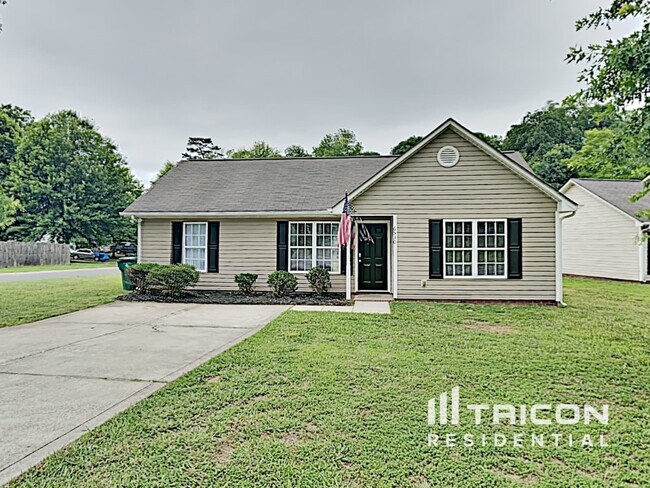 Building Photo - 6530 Lynmont Dr