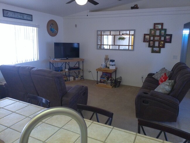Building Photo - Winter Rental
