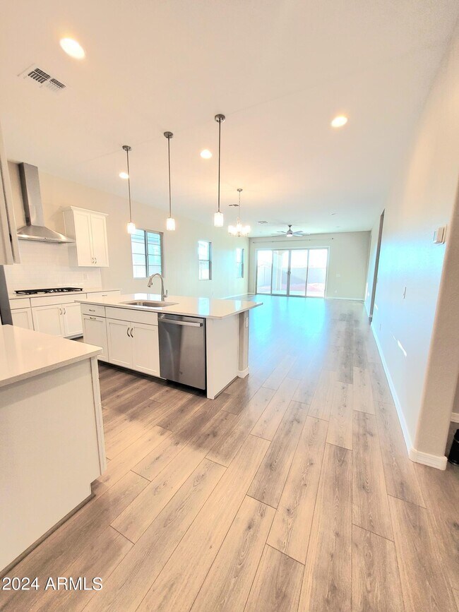 Building Photo - 21866 E Stirrup Ct