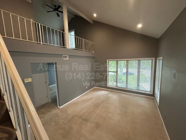 Building Photo - 411 Down Hill Dr