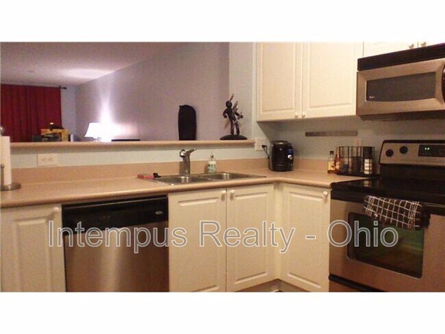 Building Photo - 6500 Crab Apple Dr