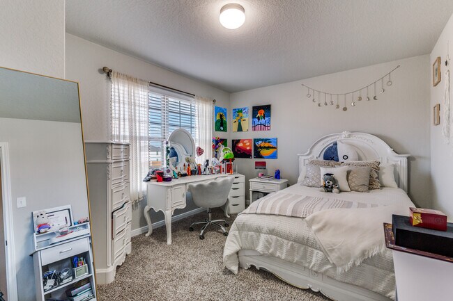 Building Photo - 4807 Marylebone Ave