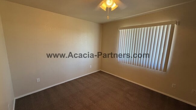 Building Photo - Gated Two Bedroom Townhome