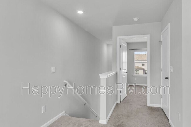 Building Photo - 303 Black Birch Dr