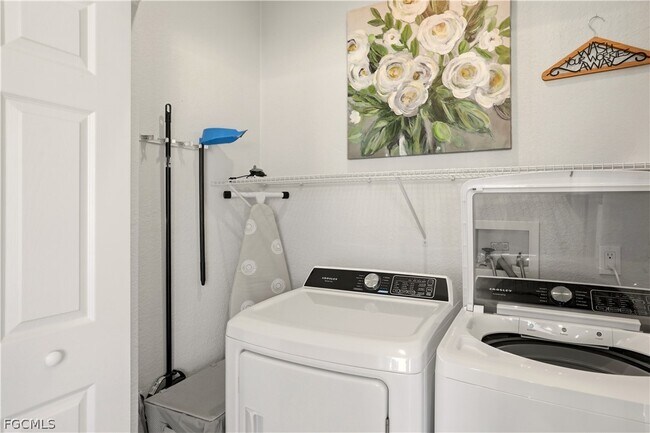 Building Photo - 158 Nanaimo Trail