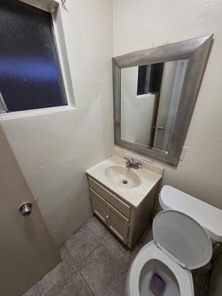 Building Photo - 4616 Central Cir