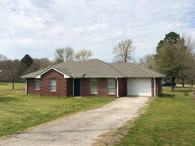 Primary Photo - 15120 Oaks W Dr