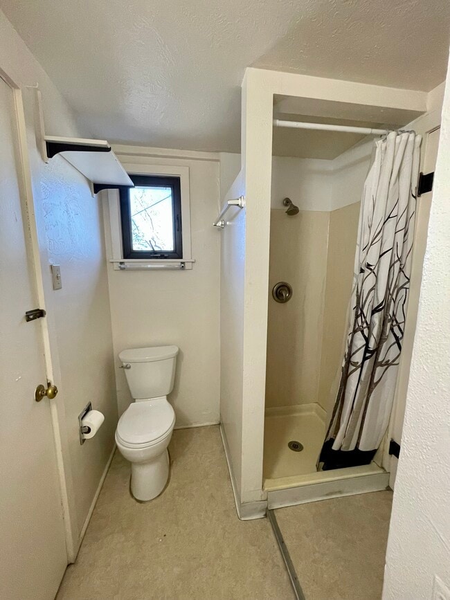 Building Photo - Girard UNM