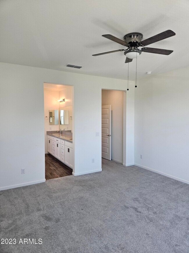 Building Photo - 379 N 157th Ln