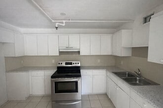 Building Photo - 17050 NW 55 Ave