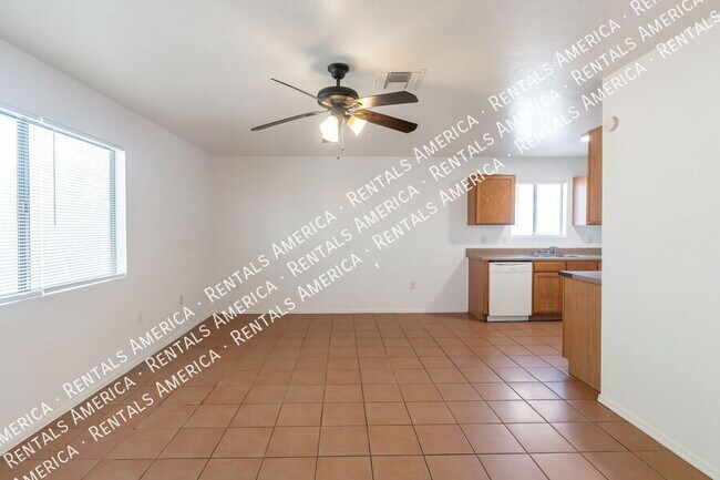 Building Photo - 1107 W Sonora St
