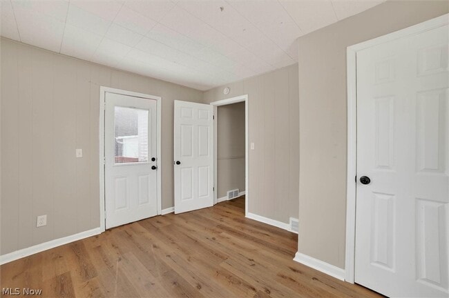 Building Photo - 1851 Beverly Hills Dr