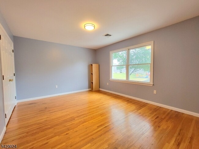 Building Photo - 154 Norwood Ave