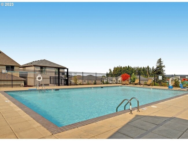 Building Photo - Lovely 3 Bed + 2.5 Bath in Bethany Creek F...