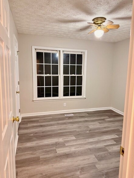 Building Photo - 223 Sterling Trail