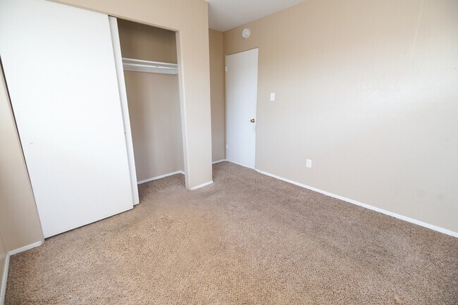 Building Photo - 3622 Ingalls St