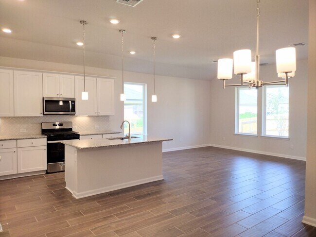 Building Photo - Beautiful 4 bedroom new build, it is a must see!!