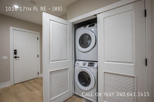 Building Photo - 1016 17th Pl NE