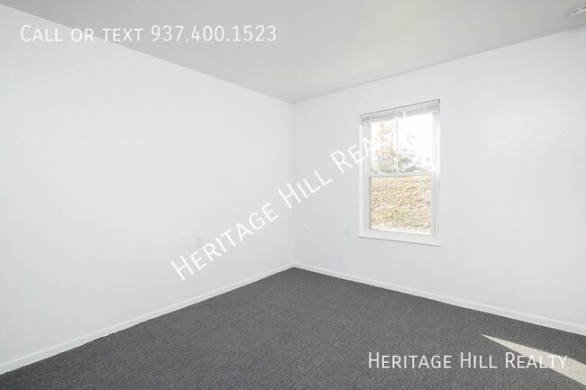 Building Photo - 2 bedroom, 1.5 bath unit in Fairborn withi...