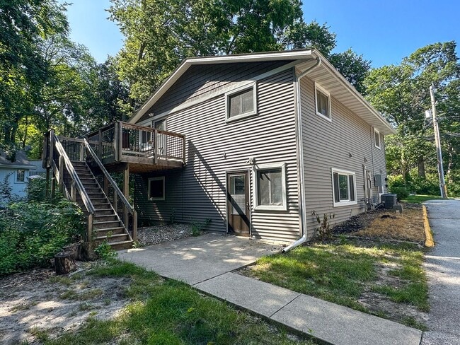 Building Photo - 3014 Oakland St