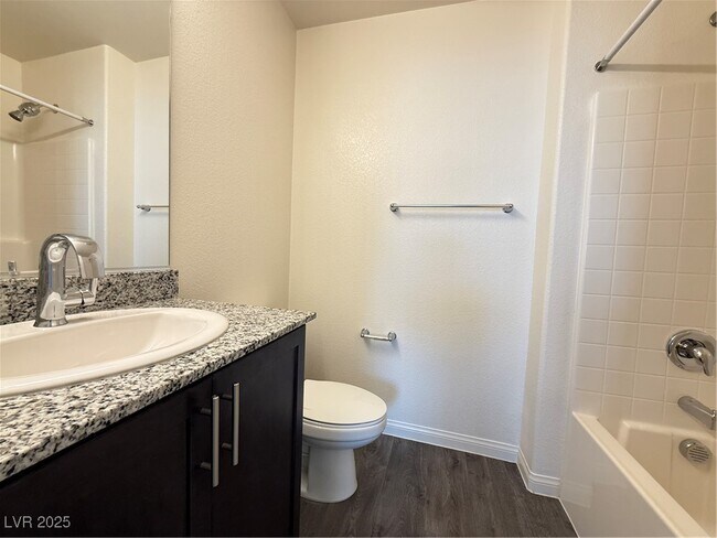 Building Photo - 2662 Champagne Gold Ave