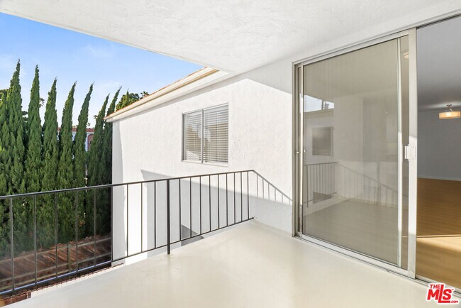 Building Photo - 1114 12th St