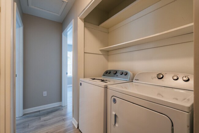 Building Photo - 600-635 Hilltop Dr-HT 1-Story 2bd/1ba