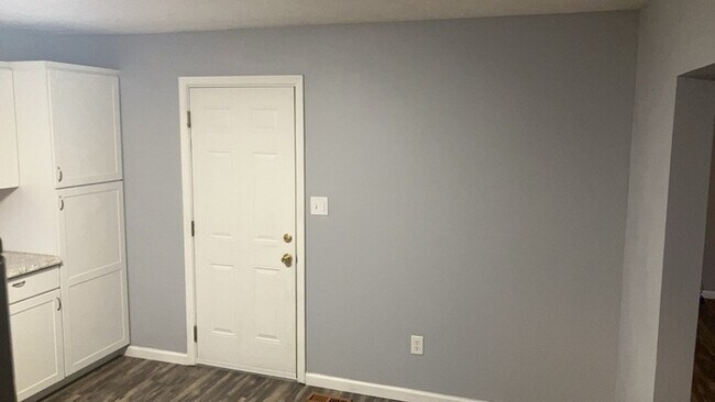 Building Photo - 325 Halifax Dr