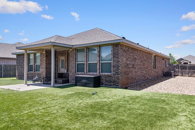 Building Photo - 7106 Saguaro Rd