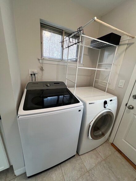 Building Photo - 169 S Plaisted Ave