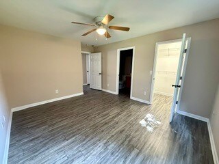 Building Photo - 1638 Maple View Way