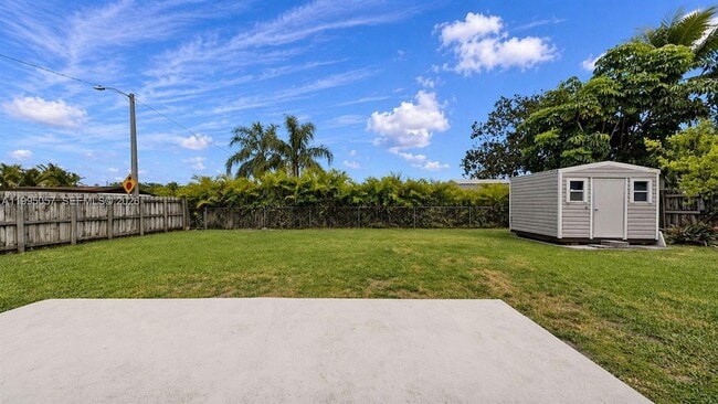 Building Photo - 15305 SW 104th Ave